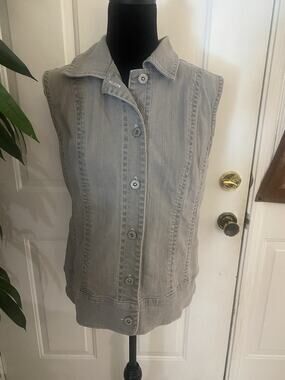 Chico's Platinum Vest Women's 1 Gray Denim Button Up Casual Wear Comfort Chic